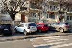 Розлючені кияни знесли машину чергового героя парковки: відео