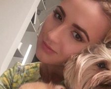 Ольга Бузова здійснює мрії в ніжно-блакитному купальнику