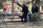 Львів'янин сів на лавку і отримав газом у обличчя, замішані погони