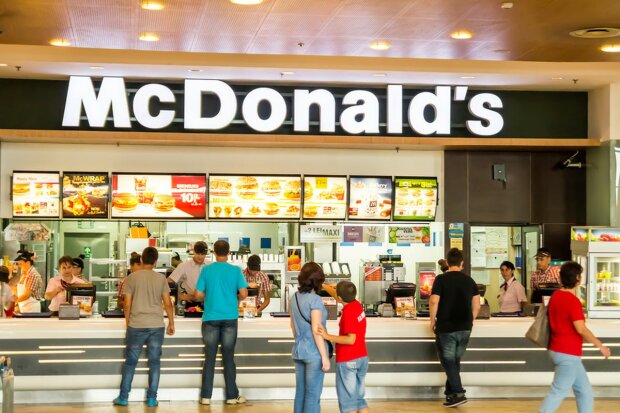 McDonald's і Starbucks будут отслеживать выброшенные стаканчики и использовать их повторно