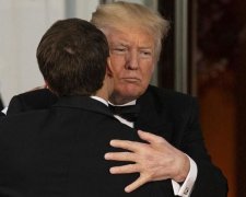 Дональд, не ревнуй: политик подразнил Трампа страстным поцелуем с мужем