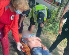 Мужчина застрял в окне бывшей, facebook.com/khersonpolice