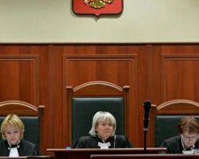 Россиянка удовлетворила мужа-вора прямо в зале суда: видео 18+