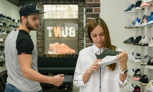 Пісок в кросівках врятує від підробок