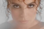 Настя Каменских, кадр из клипа на песню "Сяйво"