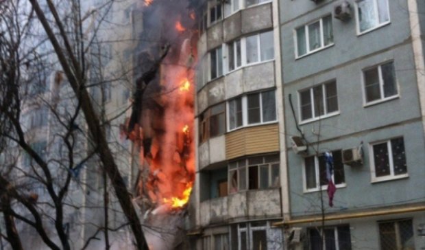 Взрыв в Волгограде уничтожил подъезд дома (фото, видео)