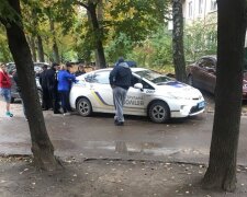 Бігав з дитиною: у Харкові неадекват схопився за ніж на очах у малюка, відео за крок від трагедії