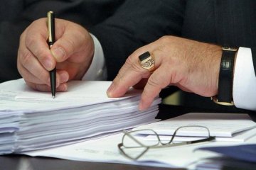 Тендерна мафія: ремонтувати будинки на Донеччині доручили фірмі без ліцензій