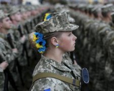 Такая красота точно спасет: украинцы очарованы девушкой, которая служит в АТО