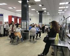 Успейте спасти деньги: украинцев предупредили о ликвидации крупнейших банков