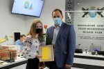 Марцінків закидав франківських розумників грошима