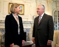 Держдеп приховав зміст розмови Могеріні і Тіллерсона щодо України