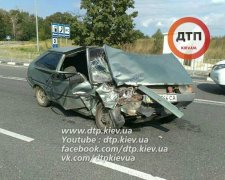 Daewoo Lanos "розчавив" Таврію під Києвом