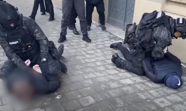 Задержание членов организованной преступной группы, скриншот: YouTube