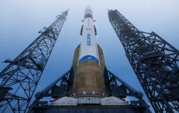 Вибух ракети New Glenn компанії Blue Origin під час випробувань на стартовому майданчику у Флориді