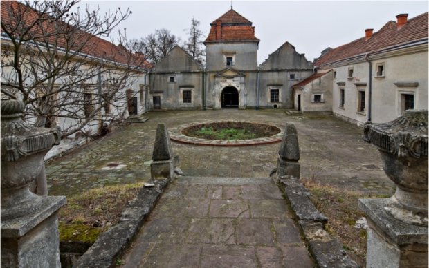 Свиржский замок: место, окруженное легендами и загадками
