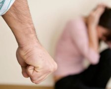 Типова житомирська богема: п'яна "олігарша" побила дитину