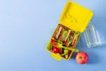 Шкільний ланчбокс із корисною їжею