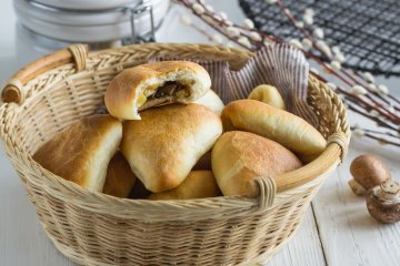 Вкуснее чем у бабушки: рецепт пирожков с грибной начинкой