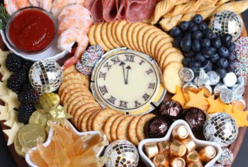 Новогодний стол, изображение из свободных источников