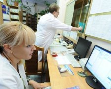 Медична реформа в перший день стикнулась з реальними проблемами