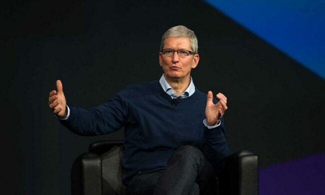 iPhone 8 помітили в штанях у Тіма Кука