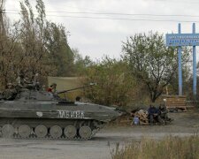 На Донбассе оккупанты на БМП попали в аварию и оставили все село без света