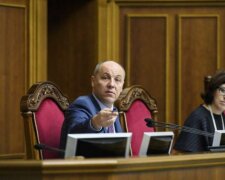 Только в Украине: на Раду потратят в десятки раз больше, чем на жилье