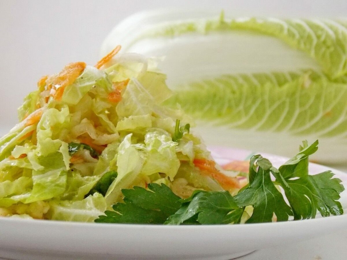 Как приготовить рецепт Салат из пекинской капусты с маслом