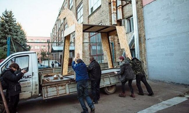 Києвом проїхався «Троєщинський кінь» (фото, відео)