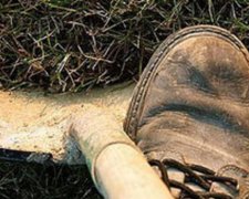 На Рівненщині затримали злочинця, який убив і закопав військового