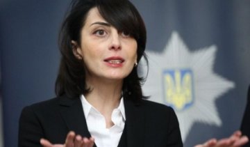 Деканоидзе бросает вызов янтарной мафии