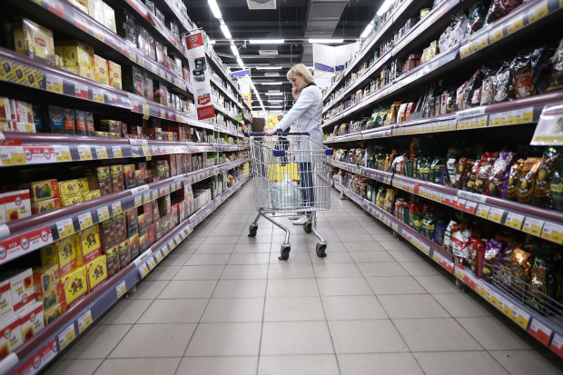 В Днепре стихия "подмочила репутацию" популярного супермаркета: кадры водного Апокалипсиса