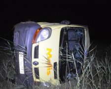 Переполненный автобус перевернулся в жутком ДТП, много пострадавших