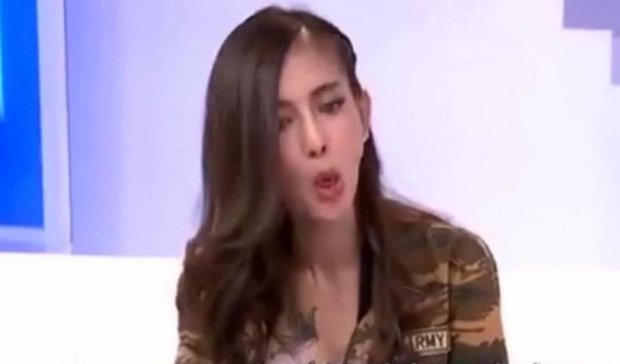 Із тайської моделі вигнали демона в прямому ефірі телешоу