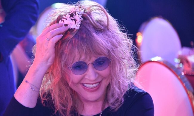 Счастливая бабушка в пятый раз: в сети показали новое "чудо" Пугачевой