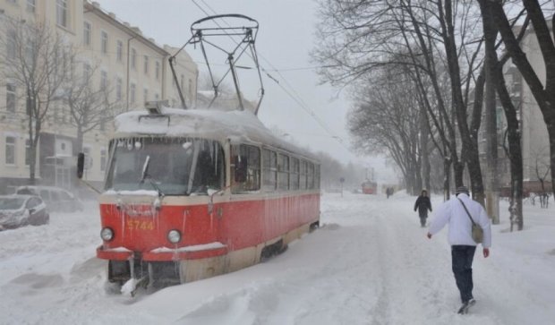 Штормовое предупреждение: в Украину идет снег и морозы