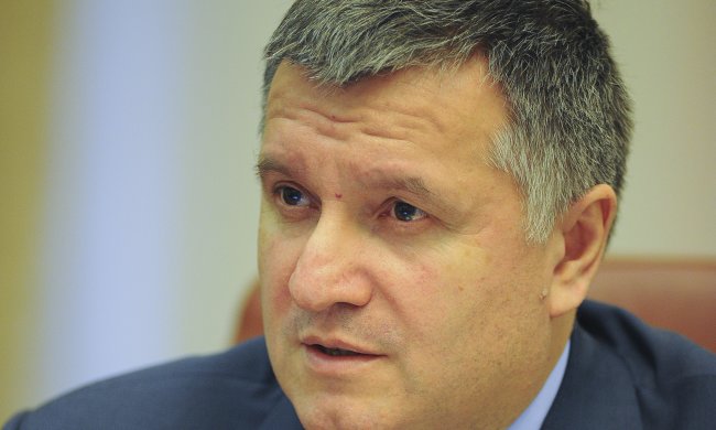 По-скромному: стало известно, сколько зарабатывает Аваков