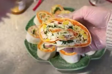 Рулет из лаваша, кадр из видео