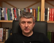 Романенко закликав Зеленського рятувати українців, а не віддавати їх в "жертву" коронавірусу