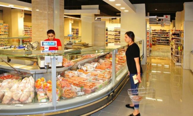 Привіт з Сімферополя: у мережі показали ковбасу з ріжками та ніжками