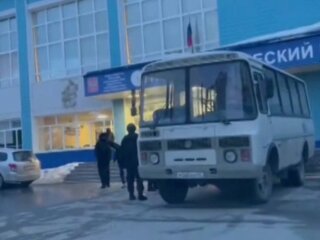 Автобус спецназу / скріншот з відео