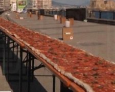 Итальянцы приготовили пиццу длиной в два километра