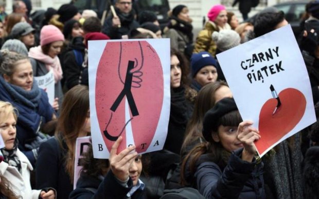 Заборона абортів: Польщу захопила масова істерія