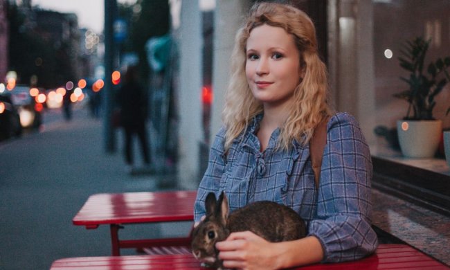 Монєточку застукали у обіймах коханця: відверті фото