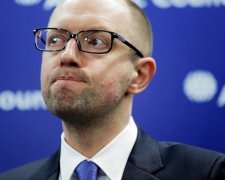 Яценюк не може збільшити мінімальну зарплату через АТО