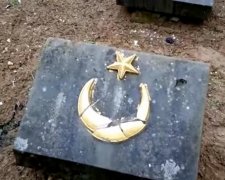 В окупованому Севастополі вандали розбили меморіал турецьким воїнам (відео)