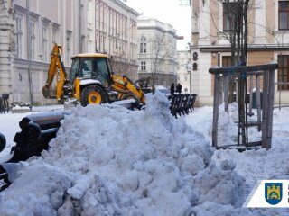 Прибирання снігу / фото: Львівська міська рада