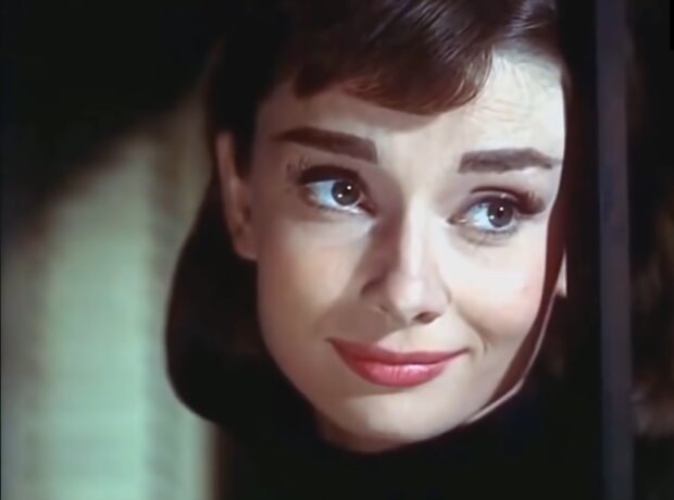 Одрі Хепберн, скріншот з відео