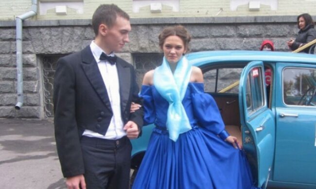 Вечерние наряды XIX века представила Неделя музейной моды (фото)